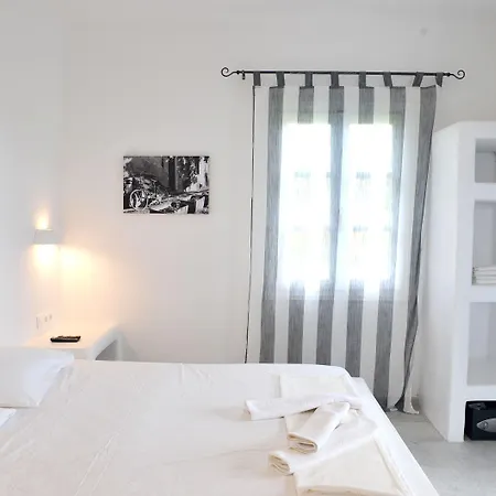 Helios Appartement Pláka