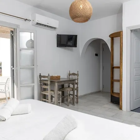 Helios Apartment *