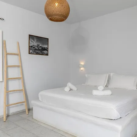 Helios Apartment *
