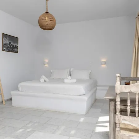 Helios Apartment *